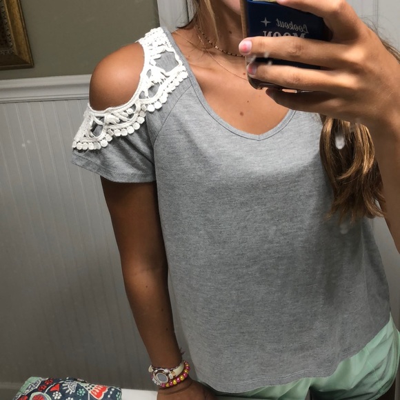 cute t-shirt material top - Picture 3 of 4